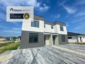 Na predaj novostavba moderného rodinného domu s pozemkom