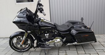 Harley Davidson Road Glide M8