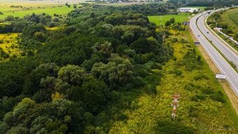 Na predaj pozemok 1.5 ha pri OPTIME