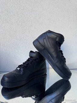 NIKE AIR FORCE 1 MID ’07