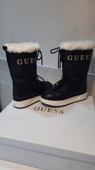 DAMSKE SNEHULE GUESS