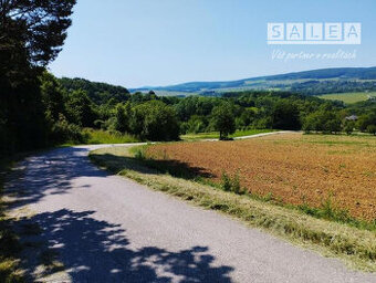 Pozemok v obci Jablonka o výmere 773m2.