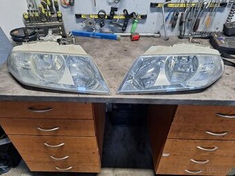 Predám predné svetlá na škodu octavia 2 original - 1