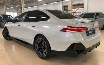 Prenajom BMW i5 M60 442kW(601HP)