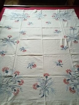 Vyšívaný obrus