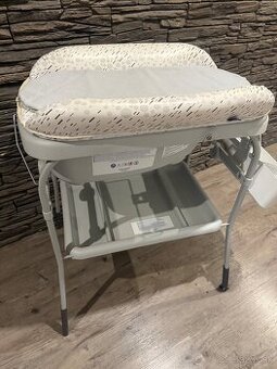 CHICCO Stolík prebaľovací s vaničkou