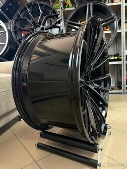 Kované kola Forged 23” vhodné na Lamborghini Urus KONKAVN