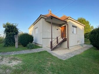 Predaj- 4 izbový dom s krásnou záhradou, Šurany - 1