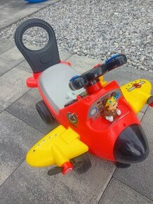 Odrážadlo lietadlo + darujem hojdačku