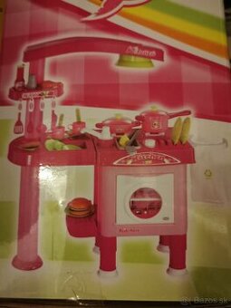Predam detsku plastovu kuchynku, riady, kosik s ovocim