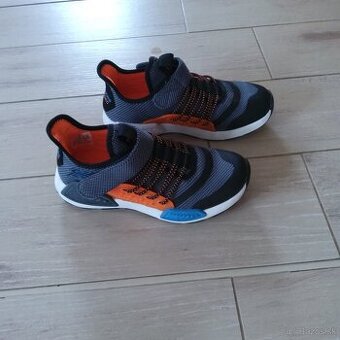 Tenisky č.35, UK2 Sketchers ako nové