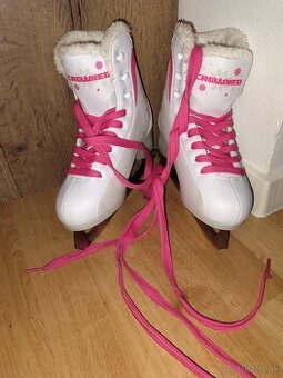 Dievčenské korčule