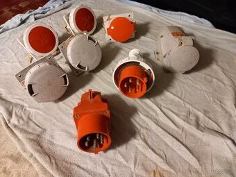 Predám zástrčky a zásuvky na 380V