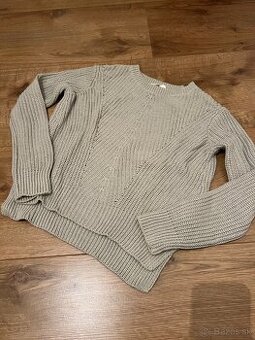 Bledozelený pulover