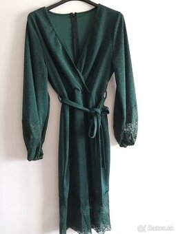 Nové nepoužité Dámské spoločenské šaty velkost.L