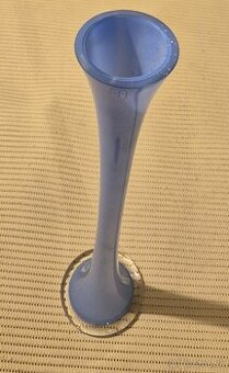 Sklenená váza modrá