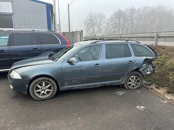 ŠKODA OCTAVIA 2005 – HAVAROVANÁ ZOZADU – NA DIELY / CELÉ AUT