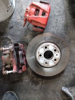 brzdový strmeň A4 B8  A5 8T