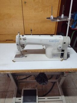 Priemyselný šijací stroj