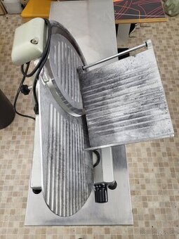 Nárezovy stroj - krájač do kuchyne