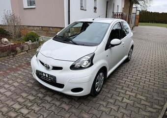 Toyota Aygo 1,0i Klima naj: 83000km benzín manuál 50 kw
