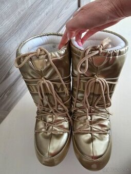 Moon Boot snehule zlaté