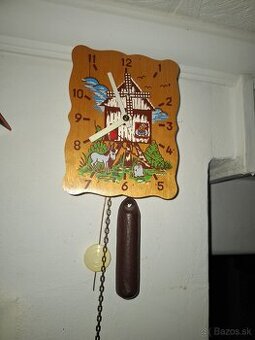 Predám funkčné staré detské hodiny na natahovanie keď idú to