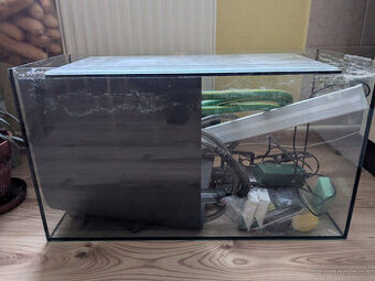 Akvárium 84L+ výbava