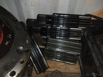 Poloosi Zetor forterra