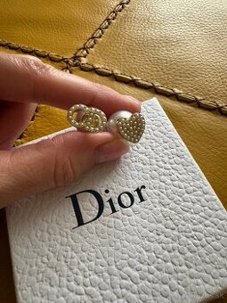 Dior perlove napichovacie nausnice, NoVE