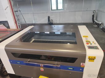 GRAVÍROVACÍ A REZACÍ CO2 LASER 100W  - nová generácia
