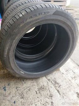 235/45 R19 letne