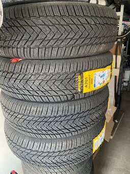 APLUS 215 65 R17 4ks