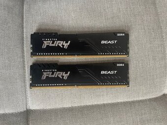 RAM 16 GB