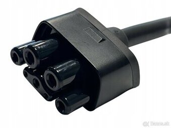 Predam adapter nabijacky pre elektromobil Tesla