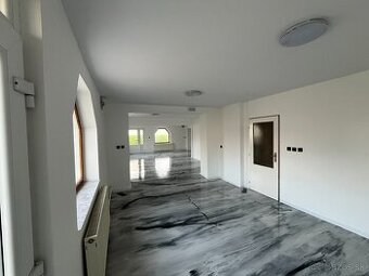 Obchodné priestory v centre obce Borský Mikuláš