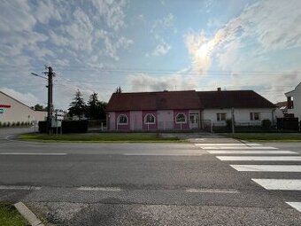 Obchodné priestory v centre obce Borský Mikuláš