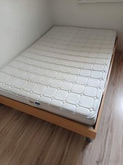 Postel 140x200 plus matrac Dromeo