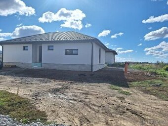 Na predaj rodinný dom, bungalov, Prešov, Ľubotice - 1