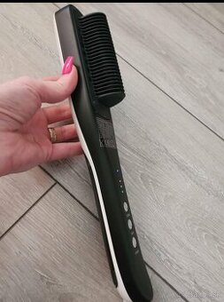 Parná žehliaca kefa