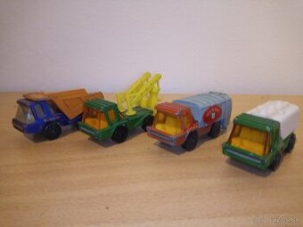 Staré hračky - autíčka Atlas