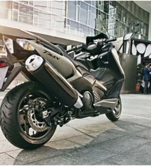 YAMAHA T MAX 530 originál výfuk a zadný blatník.