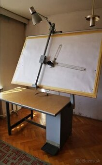 Predám rysovací stôl/dosku