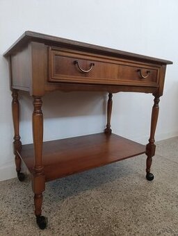 Rustikální konzolový stolek, nábytek z masívu, pojízdný