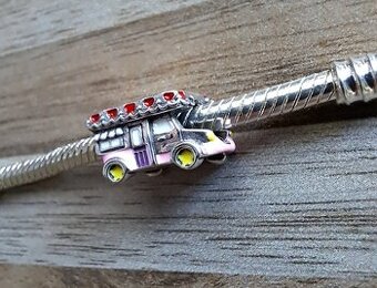 Prívesok Ružový Karavan