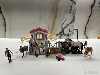 Schleich box s koňmi  + umývací box s koňom