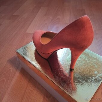 Lodičky na platforme