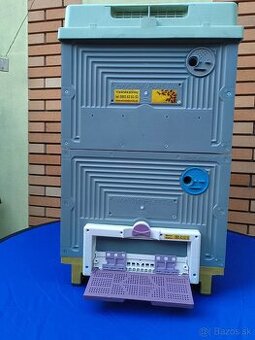 Predám plastový úľ dvojnástavký B10