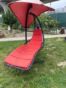 Zahradna hojdacka,hupacka, lezadlo so strieskou