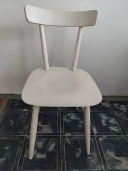 Jedálenské stoličky